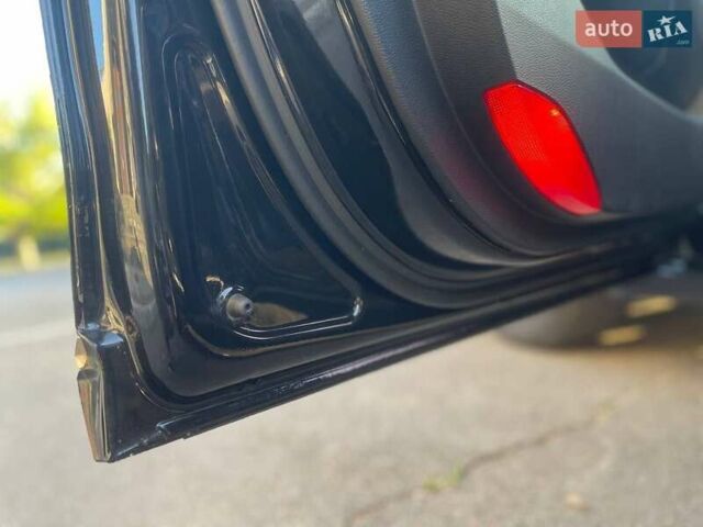 Черный Киа K7, объемом двигателя 2.2 л и пробегом 240 тыс. км за 18800 $, фото 12 на Automoto.ua