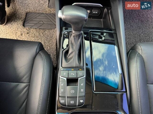 Чорний Кіа K7, об'ємом двигуна 2.2 л та пробігом 138 тис. км за 17500 $, фото 29 на Automoto.ua