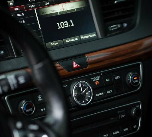 Черный Киа K7, объемом двигателя 2.2 л и пробегом 137 тыс. км за 20800 $, фото 21 на Automoto.ua
