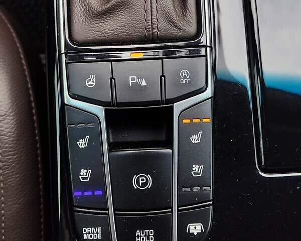 Киа K7 2017 в Виннице на Automoto.ua Черный Киа K7, объемом двигателя 2.2 л и пробегом 178 тыс. км за 19999 $, фото 41 на Automoto.ua