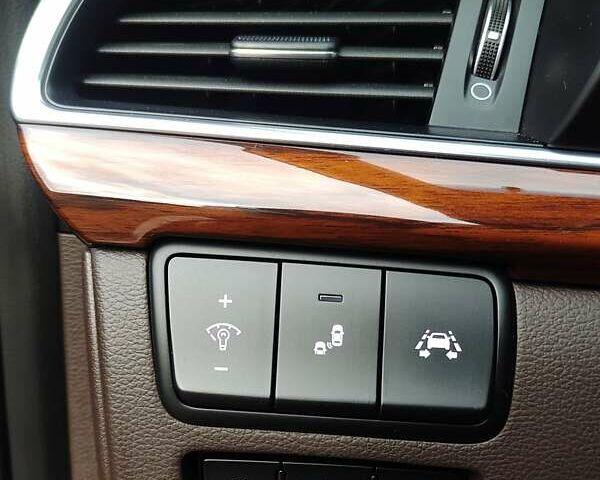 Киа K7 2017 в Виннице на Automoto.ua Черный Киа K7, объемом двигателя 2.2 л и пробегом 178 тыс. км за 19999 $, фото 18 на Automoto.ua