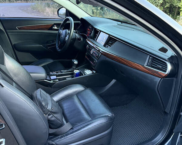 Чорний Кіа K7, об'ємом двигуна 2.2 л та пробігом 155 тис. км за 17900 $, фото 9 на Automoto.ua