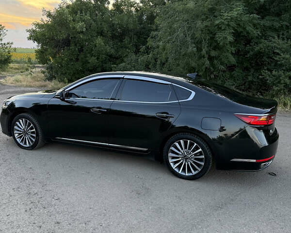 Чорний Кіа K7, об'ємом двигуна 2.2 л та пробігом 155 тис. км за 17900 $, фото 8 на Automoto.ua