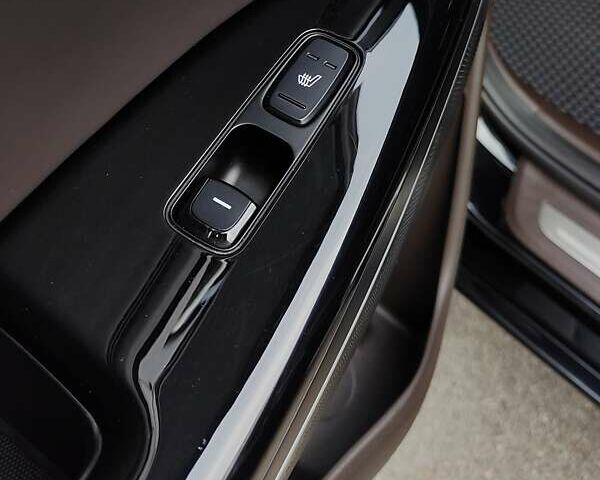 Черный Киа K7, объемом двигателя 2.2 л и пробегом 178 тыс. км за 22500 $, фото 28 на Automoto.ua