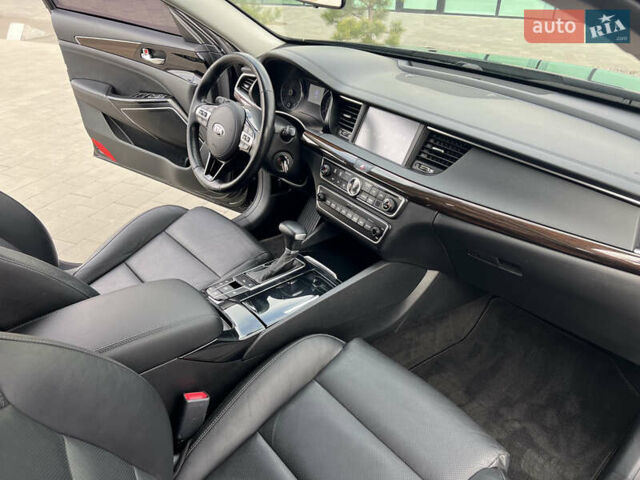 Черный Киа K7, объемом двигателя 3 л и пробегом 250 тыс. км за 17000 $, фото 10 на Automoto.ua