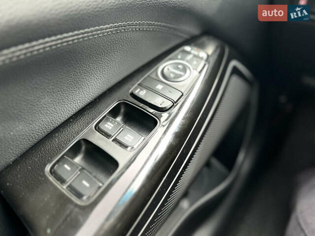 Чорний Кіа K7, об'ємом двигуна 3 л та пробігом 173 тис. км за 19700 $, фото 35 на Automoto.ua