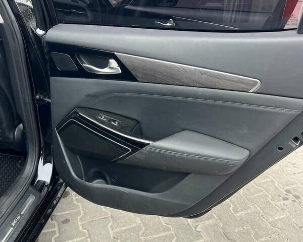 Черный Киа K7, объемом двигателя 3 л и пробегом 142 тыс. км за 25000 $, фото 15 на Automoto.ua