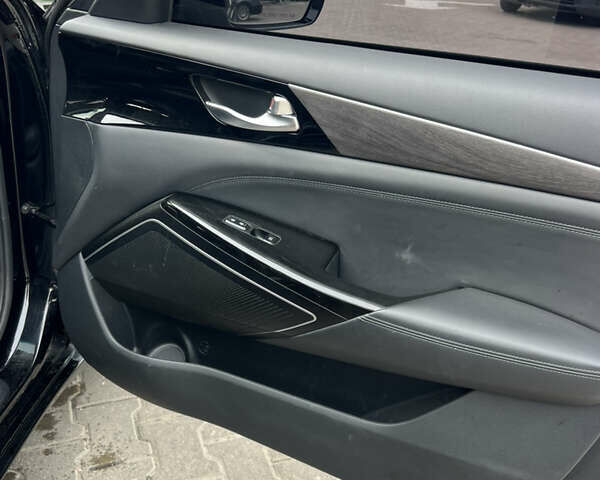 Черный Киа K7, объемом двигателя 3 л и пробегом 142 тыс. км за 25000 $, фото 17 на Automoto.ua