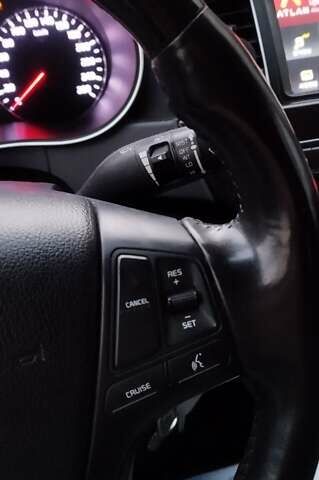 Серый Киа K7, объемом двигателя 3 л и пробегом 215 тыс. км за 7980 $, фото 5 на Automoto.ua