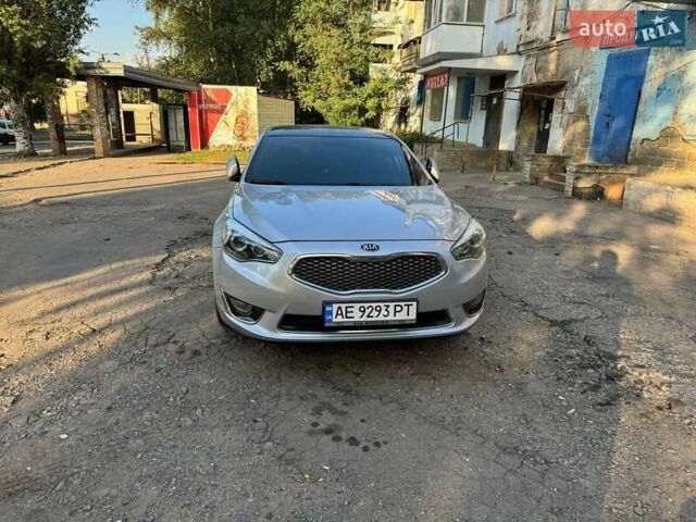 Серый Киа K7, объемом двигателя 3 л и пробегом 300 тыс. км за 11000 $, фото 2 на Automoto.ua