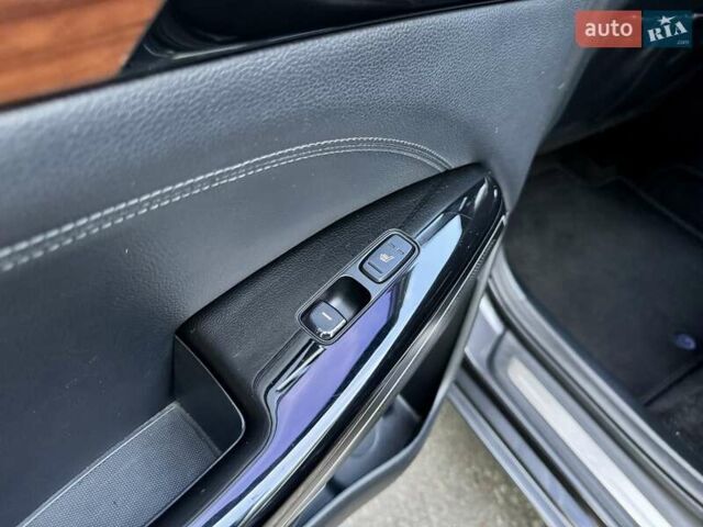 Серый Киа K7, объемом двигателя 3 л и пробегом 210 тыс. км за 13900 $, фото 40 на Automoto.ua