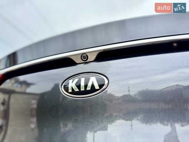 Серый Киа K7, объемом двигателя 3 л и пробегом 210 тыс. км за 13900 $, фото 13 на Automoto.ua