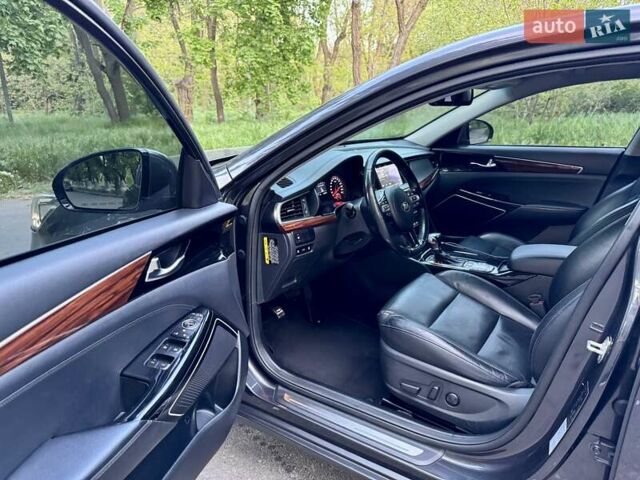 Серый Киа K7, объемом двигателя 3 л и пробегом 210 тыс. км за 13900 $, фото 29 на Automoto.ua