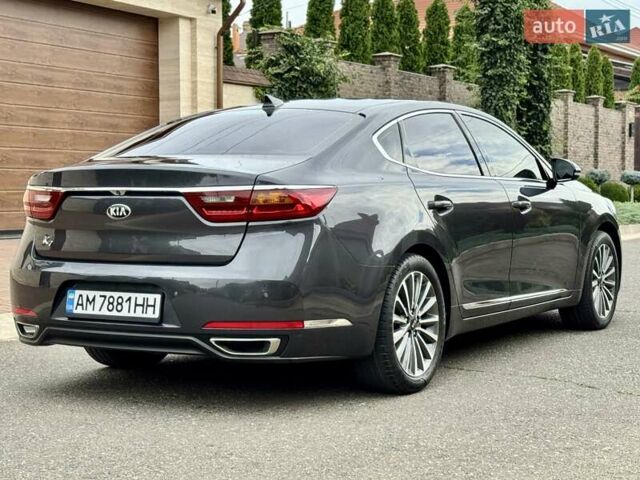Серый Киа K7, объемом двигателя 3 л и пробегом 210 тыс. км за 13900 $, фото 3 на Automoto.ua