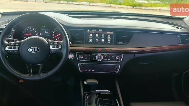 Серый Киа K7, объемом двигателя 3 л и пробегом 191 тыс. км за 13900 $, фото 16 на Automoto.ua