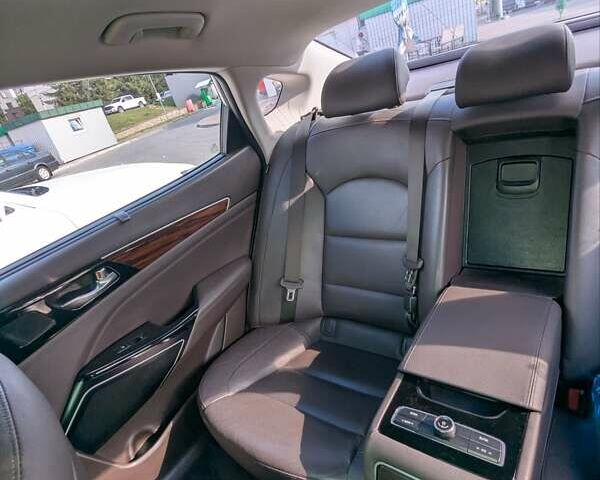 Серый Киа K7, объемом двигателя 2.2 л и пробегом 187 тыс. км за 15500 $, фото 9 на Automoto.ua