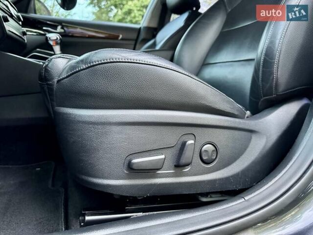 Серый Киа K7, объемом двигателя 3 л и пробегом 210 тыс. км за 13900 $, фото 30 на Automoto.ua