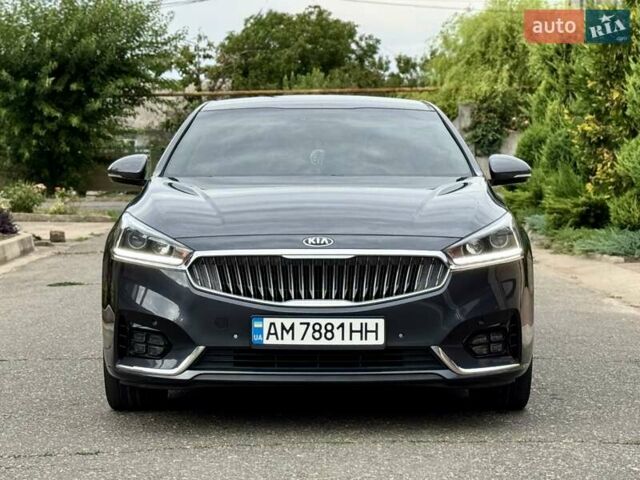 Серый Киа K7, объемом двигателя 3 л и пробегом 210 тыс. км за 13900 $, фото 2 на Automoto.ua