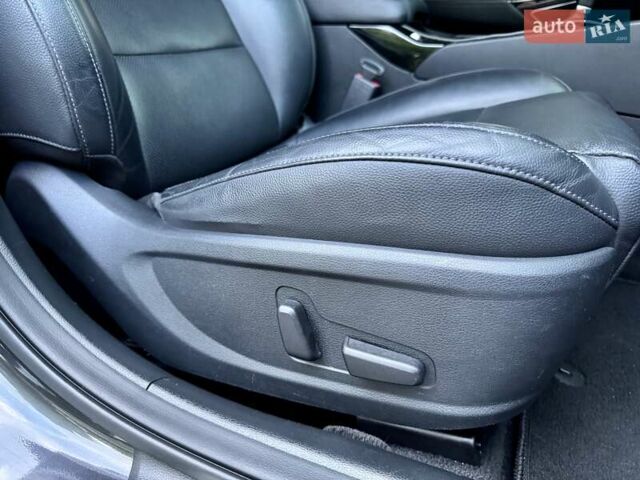 Серый Киа K7, объемом двигателя 3 л и пробегом 210 тыс. км за 13900 $, фото 50 на Automoto.ua