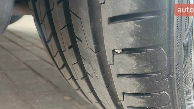Серый Киа K7, объемом двигателя 3 л и пробегом 191 тыс. км за 13900 $, фото 38 на Automoto.ua