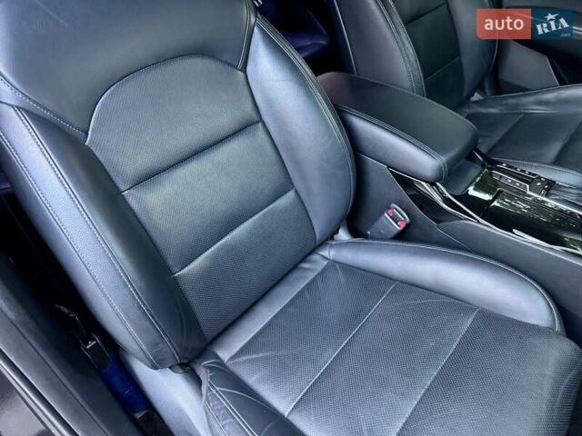Серый Киа K7, объемом двигателя 3 л и пробегом 210 тыс. км за 13900 $, фото 49 на Automoto.ua