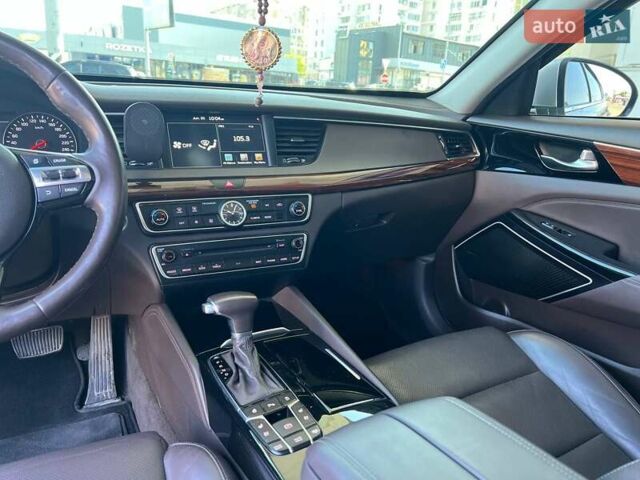 Серый Киа K7, объемом двигателя 2.2 л и пробегом 100 тыс. км за 18400 $, фото 22 на Automoto.ua