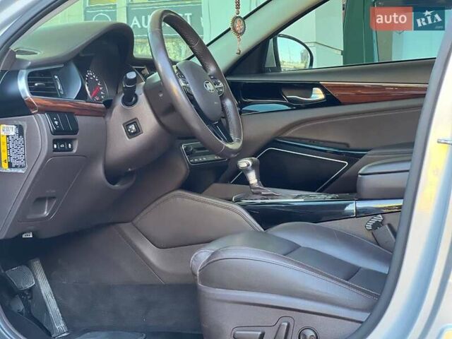 Серый Киа K7, объемом двигателя 2.2 л и пробегом 103 тыс. км за 17999 $, фото 17 на Automoto.ua