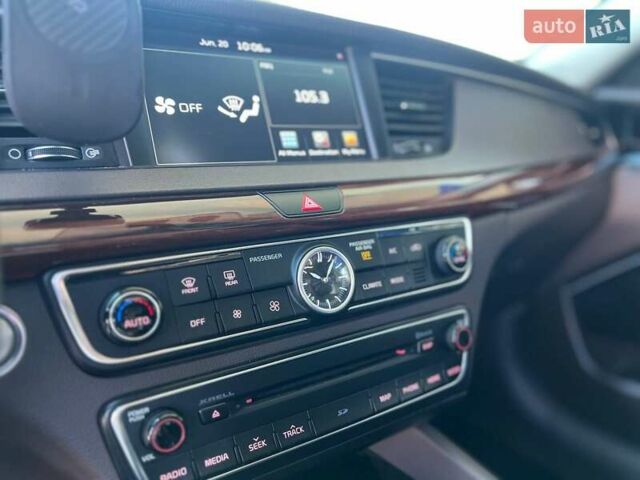 Сірий Кіа K7, об'ємом двигуна 2.2 л та пробігом 103 тис. км за 17999 $, фото 31 на Automoto.ua