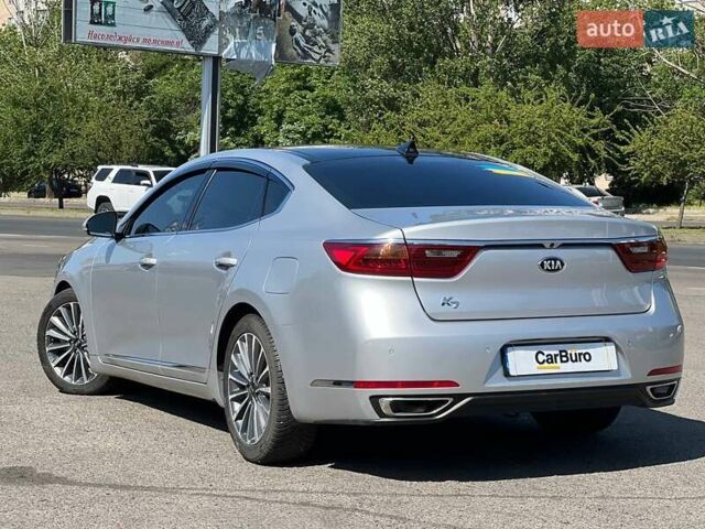 Серый Киа K7, объемом двигателя 2.2 л и пробегом 100 тыс. км за 18400 $, фото 6 на Automoto.ua