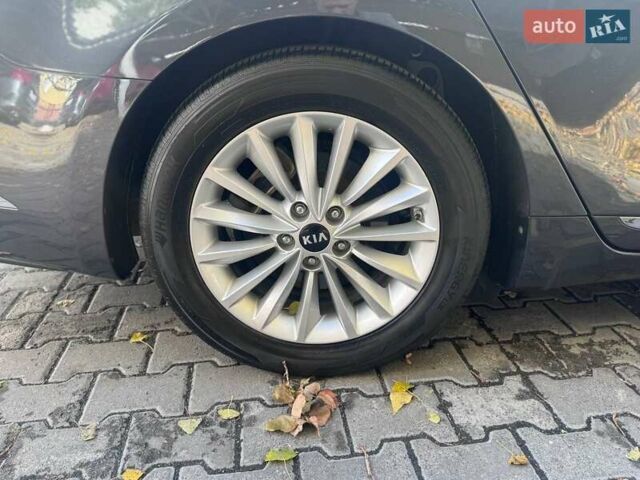 Киа K7 2018 в Хмельницком на Automoto.ua Серый Киа K7, объемом двигателя 3 л и пробегом 231 тыс. км за 16000 $, фото 24 на Automoto.ua