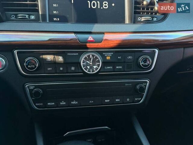 Синий Киа K7, объемом двигателя 3 л и пробегом 210 тыс. км за 16200 $, фото 16 на Automoto.ua