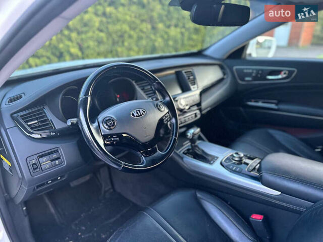 Білий Кіа K900, об'ємом двигуна 5.04 л та пробігом 130 тис. км за 19500 $, фото 24 на Automoto.ua