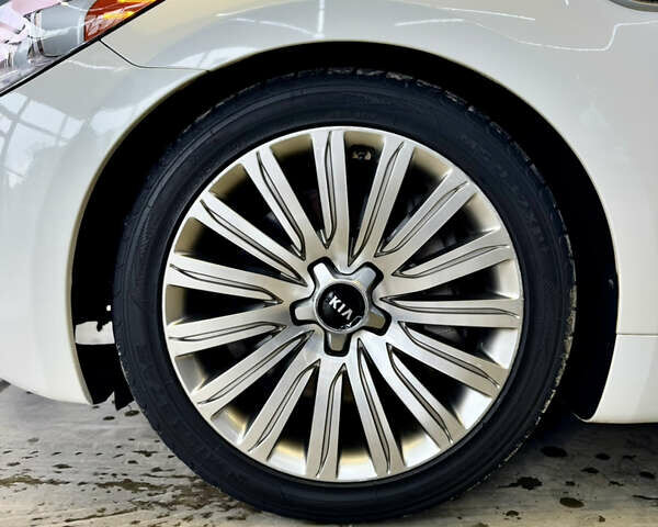 Білий Кіа K900, об'ємом двигуна 5 л та пробігом 125 тис. км за 23000 $, фото 23 на Automoto.ua