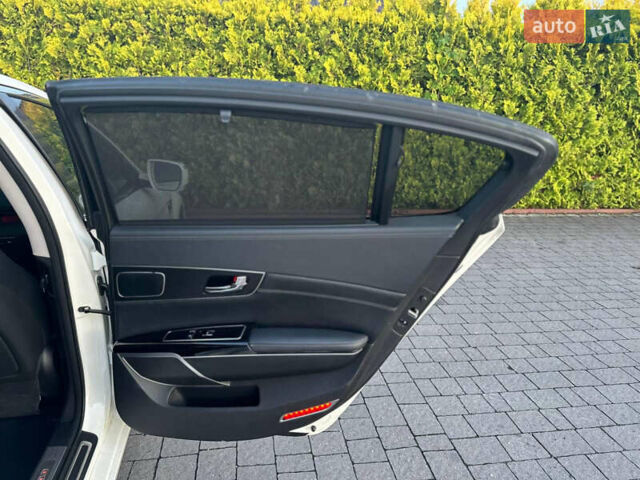 Білий Кіа K900, об'ємом двигуна 5.04 л та пробігом 130 тис. км за 19500 $, фото 19 на Automoto.ua