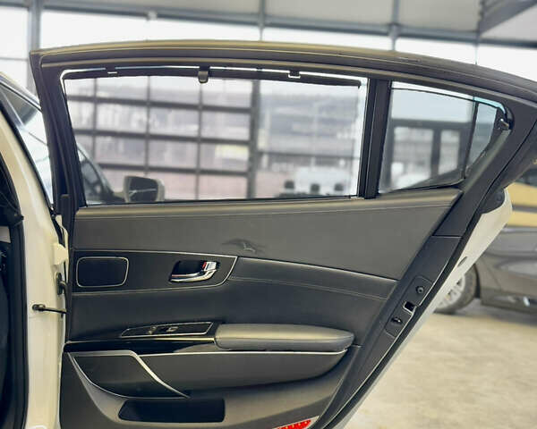 Білий Кіа K900, об'ємом двигуна 5 л та пробігом 125 тис. км за 23000 $, фото 60 на Automoto.ua
