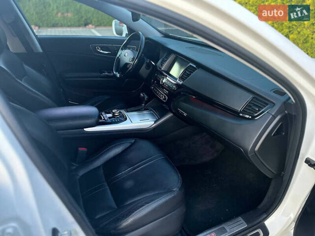 Білий Кіа K900, об'ємом двигуна 5.04 л та пробігом 130 тис. км за 19500 $, фото 20 на Automoto.ua