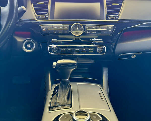 Білий Кіа K900, об'ємом двигуна 5 л та пробігом 125 тис. км за 23000 $, фото 57 на Automoto.ua