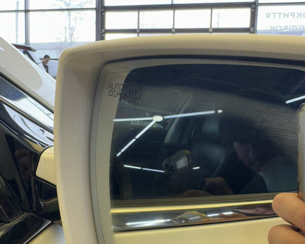 Білий Кіа K900, об'ємом двигуна 5 л та пробігом 125 тис. км за 23000 $, фото 17 на Automoto.ua