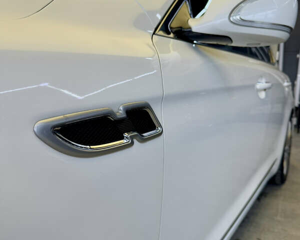 Білий Кіа K900, об'ємом двигуна 5 л та пробігом 125 тис. км за 23000 $, фото 24 на Automoto.ua