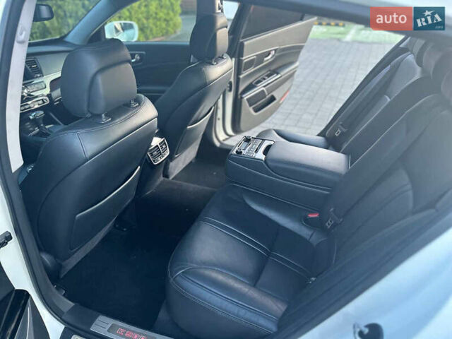 Білий Кіа K900, об'ємом двигуна 5.04 л та пробігом 130 тис. км за 19500 $, фото 17 на Automoto.ua