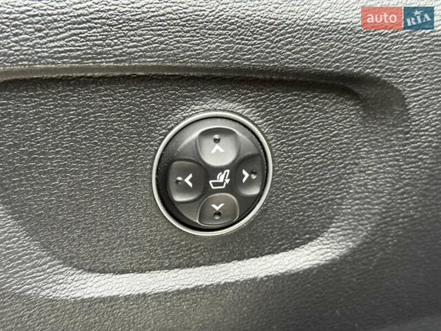 Киа K900 2012 в Харькове на Automoto.ua Черный Киа K900, объемом двигателя 3.3 л и пробегом 167 тыс. км за 19999 $, фото 31 на Automoto.ua