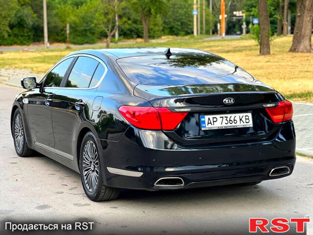 Черный Киа K900, объемом двигателя 3.3 л и пробегом 155 тыс. км за 18800 $, фото 5 на Automoto.ua