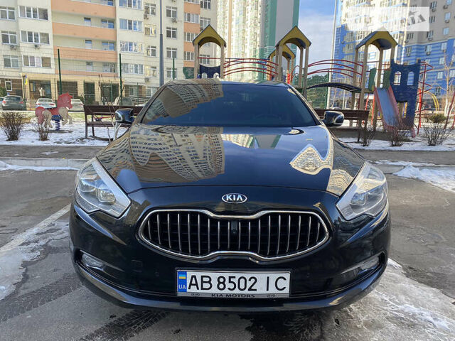 Черный Киа K900, объемом двигателя 3.3 л и пробегом 99 тыс. км за 13300 $, фото 3 на Automoto.ua