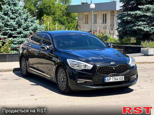 Черный Киа K900, объемом двигателя 3.3 л и пробегом 155 тыс. км за 18800 $, фото 2 на Automoto.ua