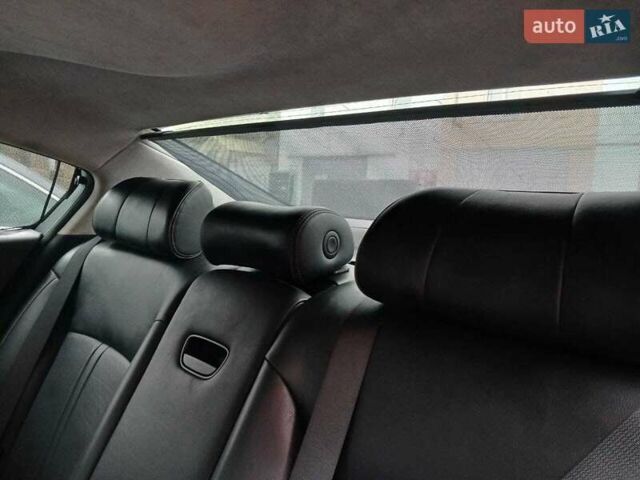 Сірий Кіа K900, об'ємом двигуна 5 л та пробігом 80 тис. км за 10000 $, фото 4 на Automoto.ua