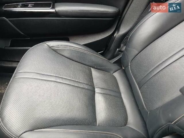 Сірий Кіа K900, об'ємом двигуна 5 л та пробігом 80 тис. км за 10000 $, фото 12 на Automoto.ua