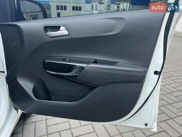 Белый Киа Morning, объемом двигателя 1 л и пробегом 198 тыс. км за 8990 $, фото 19 на Automoto.ua