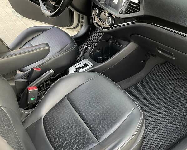 Бежевый Киа Morning, объемом двигателя 1 л и пробегом 108 тыс. км за 8500 $, фото 11 на Automoto.ua