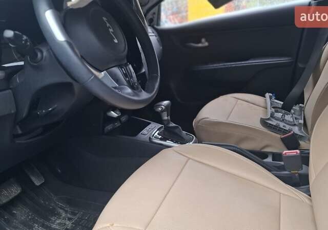 Белый Киа Rio X, объемом двигателя 1.59 л и пробегом 20 тыс. км за 8000 $, фото 3 на Automoto.ua