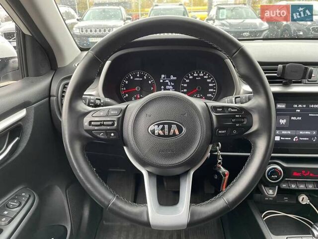 Киа Rio X 2021 в Киеве на Automoto.ua Белый Киа Rio X, объемом двигателя 1.59 л и пробегом 75 тыс. км за 16990 $, фото 14 на Automoto.ua